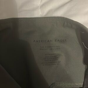 AMERICAN EAGLE POCKET LEGGINGS - XS IN GREEN